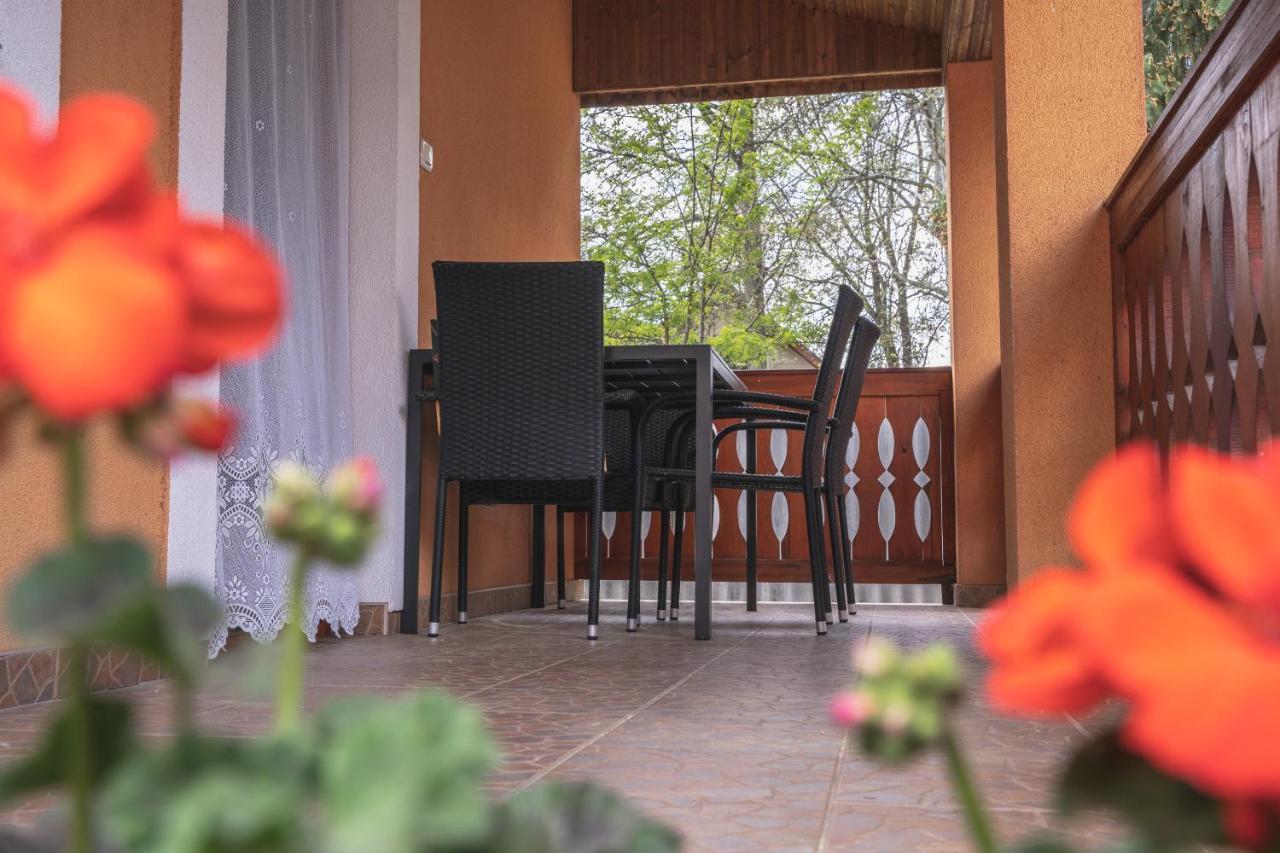 Olajos Apartman Hotell Berekfürdő Eksteriør bilde